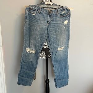 Abercrombie & Fitch Distressed Denim cropped Jean size 8